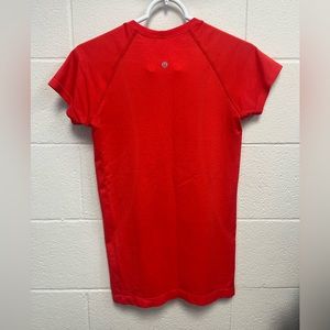 Lululemon Swiftly Tech - Carnation Red